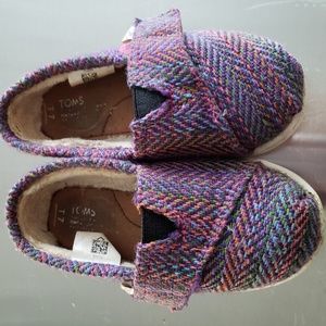 Toddler size 7t Toms
